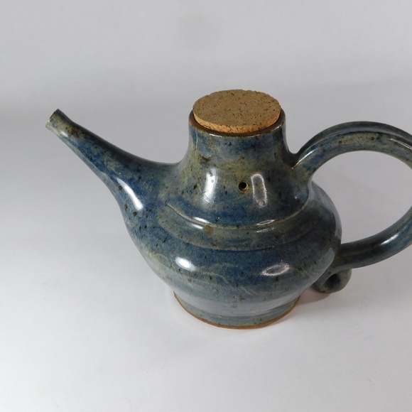 Artisan Handmade Stoneware Oil Vessel w Spout and Handle Tea or Coffee - Signed - Picture 7 of 10
